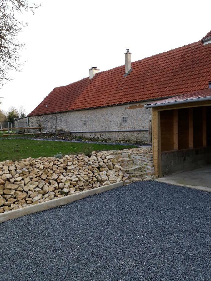Gite " Le Vieux Noyer" Liesville-sur-Douve Kültér fotó
