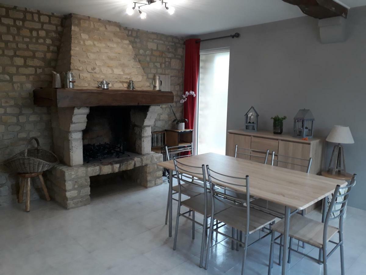 Gite " Le Vieux Noyer" Liesville-sur-Douve Kültér fotó